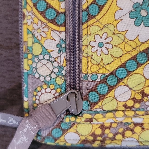 NWOT Vera Bradley Turn Lock Wallet Clutch Lemon Parfait Pattern - Picture 7 of 7